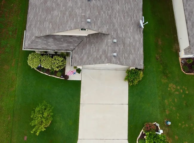 EL Customer Lawn